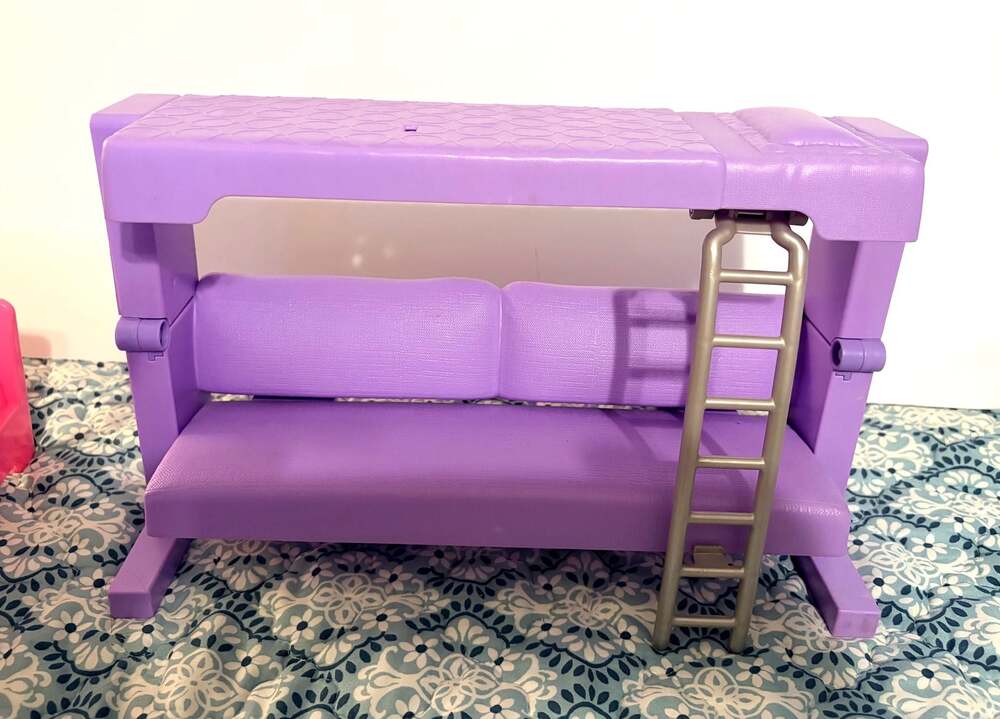 Mattel Barbie 2018 Dreamhouse Convertible Purple Sofa Bunk Bed with Ladder